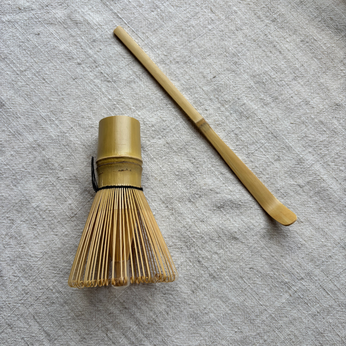 Matcha whisk of lepel